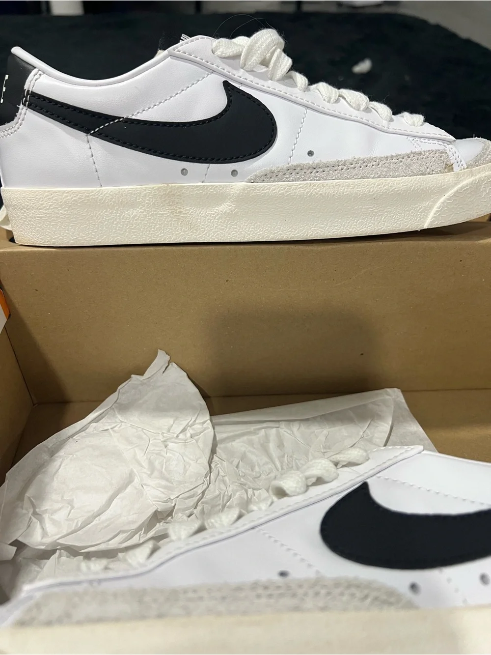 Nike WOMENS White & Black Low-Top Sneakers size 8